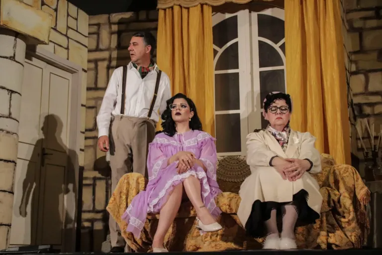 Delitto al castello, Compagnia Teatrale Jonica: foto di scena