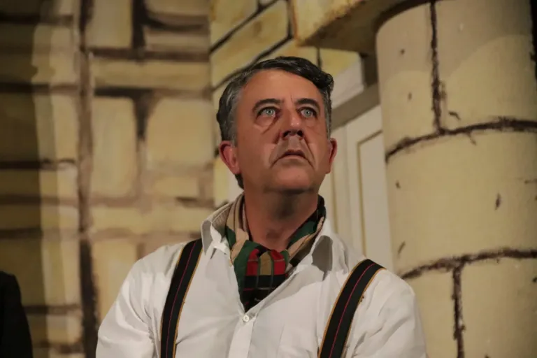 Delitto al castello, Compagnia Teatrale Jonica: foto di scena