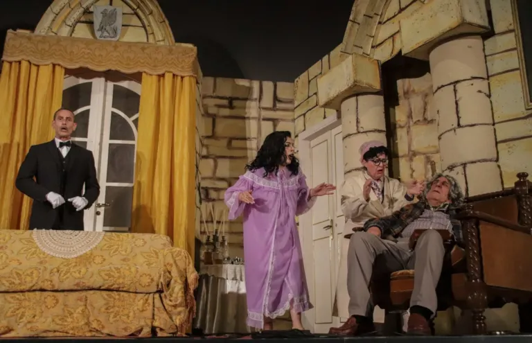 Delitto al castello, Compagnia Teatrale Jonica: foto di scena