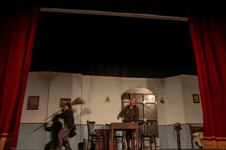 Falsari si nasce, Compagnia Teatrale Jonica: foto di scena