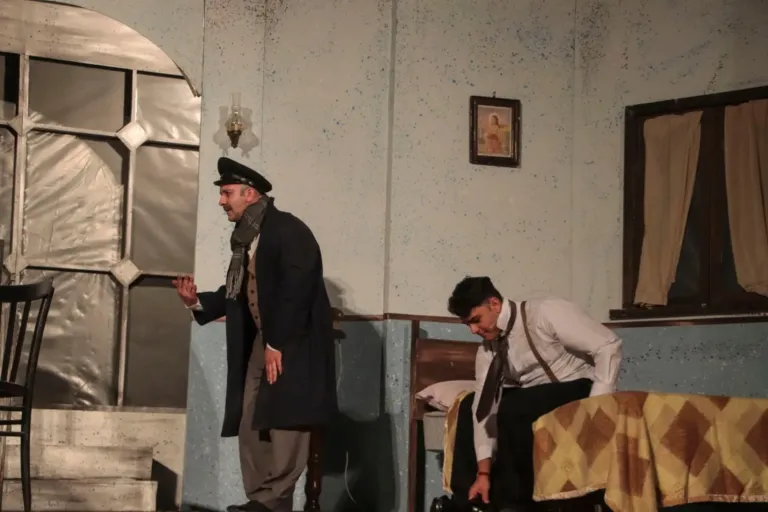 Falsari si nasce, Compagnia Teatrale Jonica: foto di scena