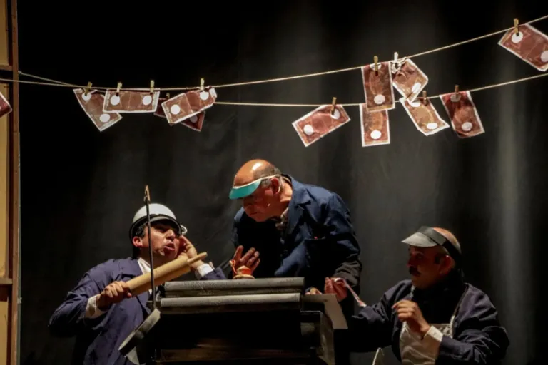 Falsari si nasce, Compagnia Teatrale Jonica: foto di scena