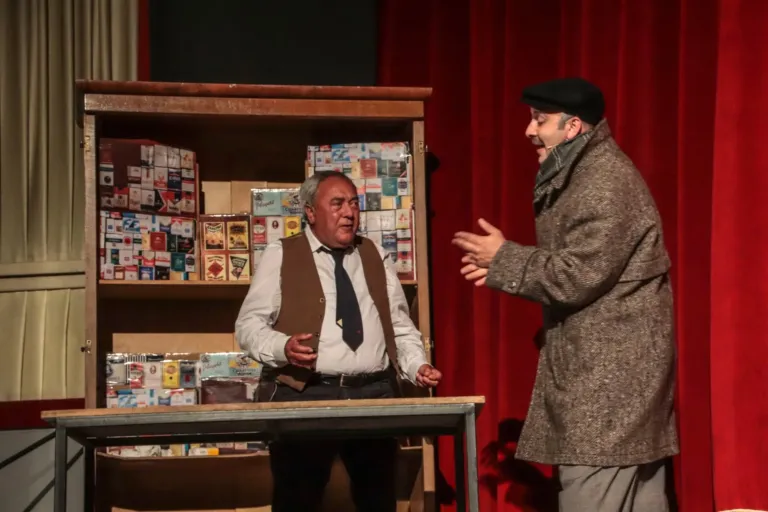 Falsari si nasce, Compagnia Teatrale Jonica: foto di scena