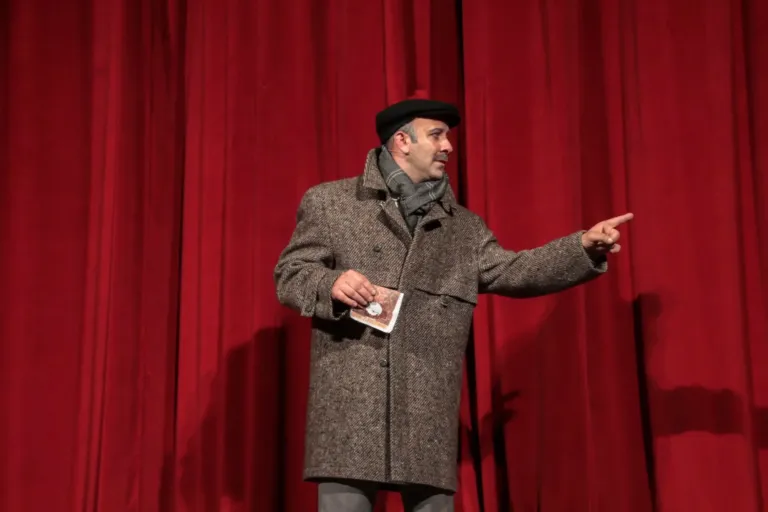 Falsari si nasce, Compagnia Teatrale Jonica: foto di scena