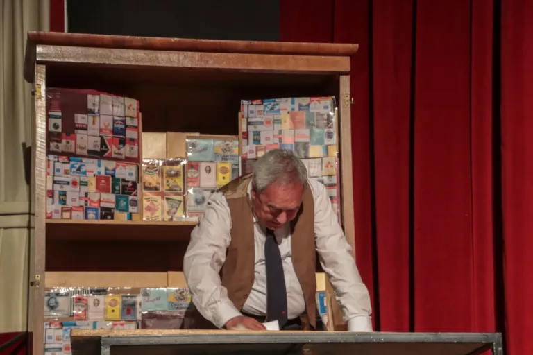Falsari si nasce, Compagnia Teatrale Jonica: foto di scena