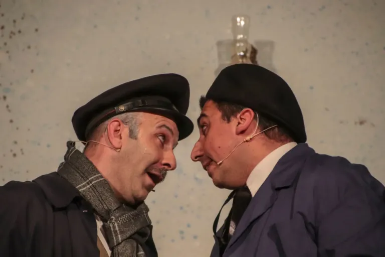 Falsari si nasce, Compagnia Teatrale Jonica: foto di scena