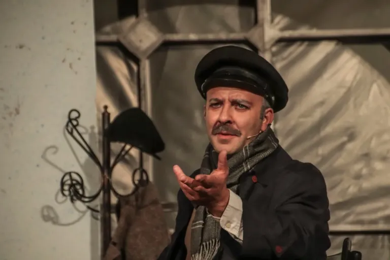 Falsari si nasce, Compagnia Teatrale Jonica: foto di scena