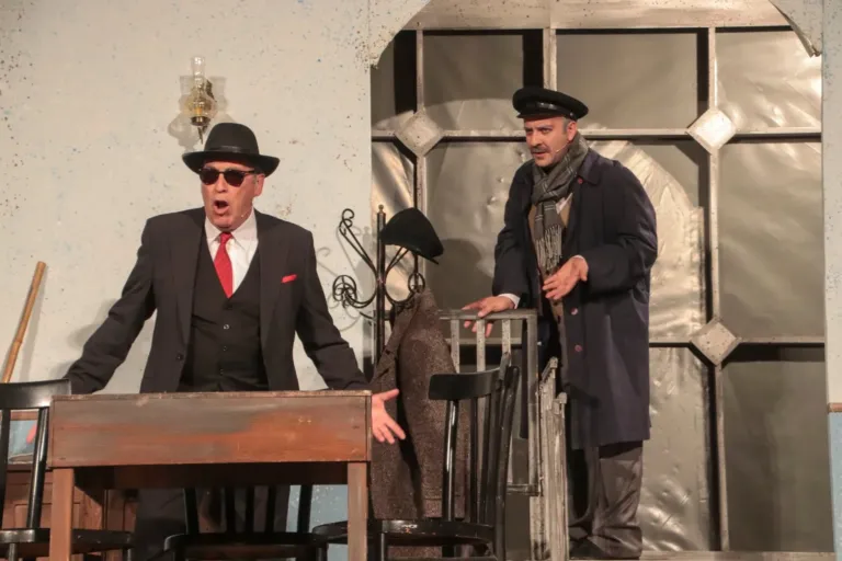 Falsari si nasce, Compagnia Teatrale Jonica: foto di scena