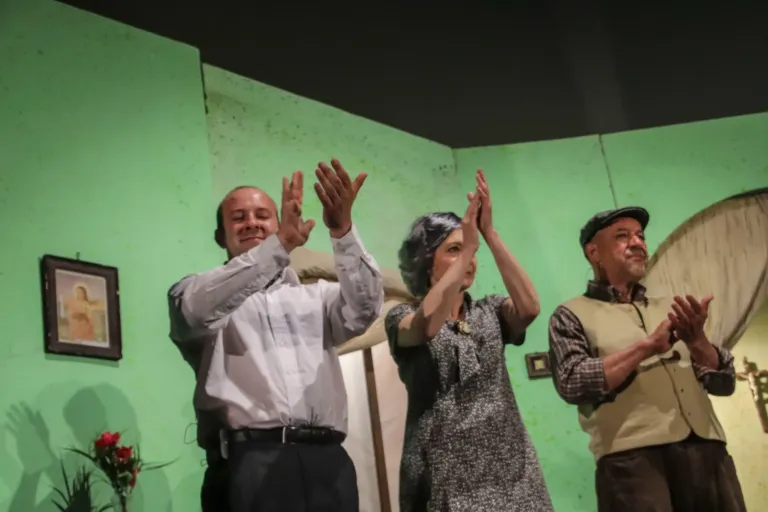 Il bossolo, Compagnia Teatrale Jonica: foto di scena
