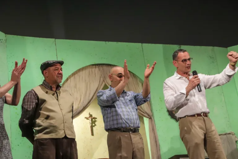 Il bossolo, Compagnia Teatrale Jonica: foto di scena