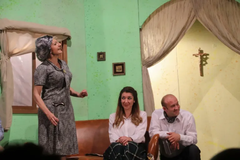 Il bossolo, Compagnia Teatrale Jonica: foto di scena