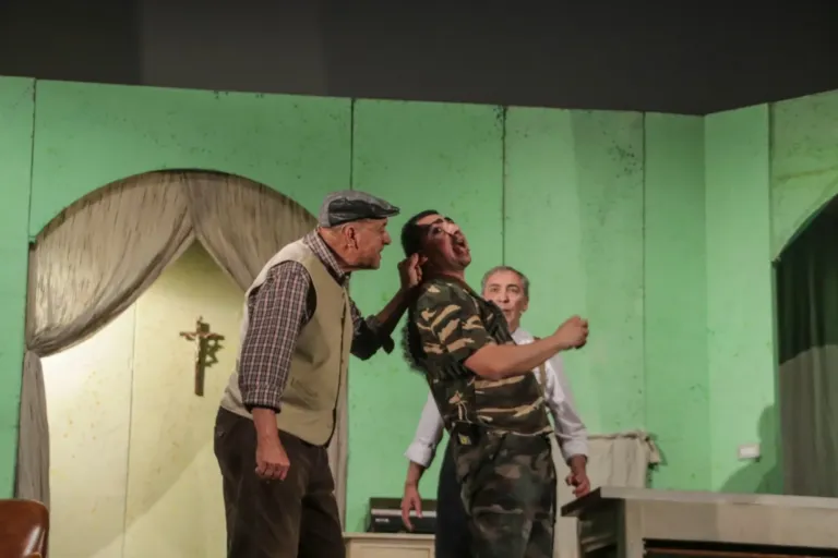 Il bossolo, Compagnia Teatrale Jonica: foto di scena