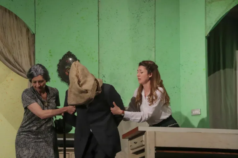 Il bossolo, Compagnia Teatrale Jonica: foto di scena
