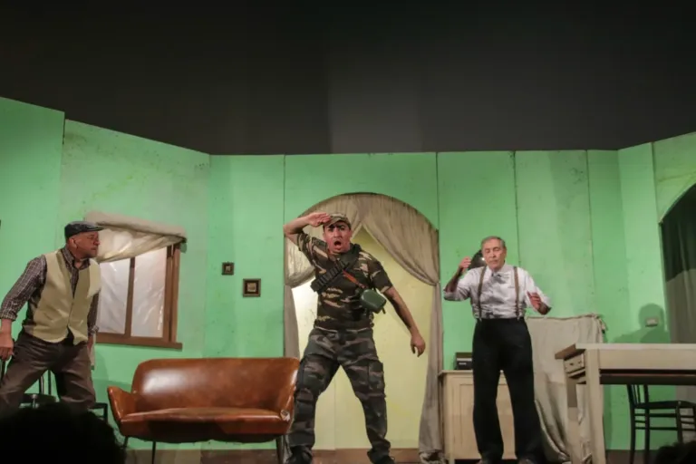 Il bossolo, Compagnia Teatrale Jonica: foto di scena