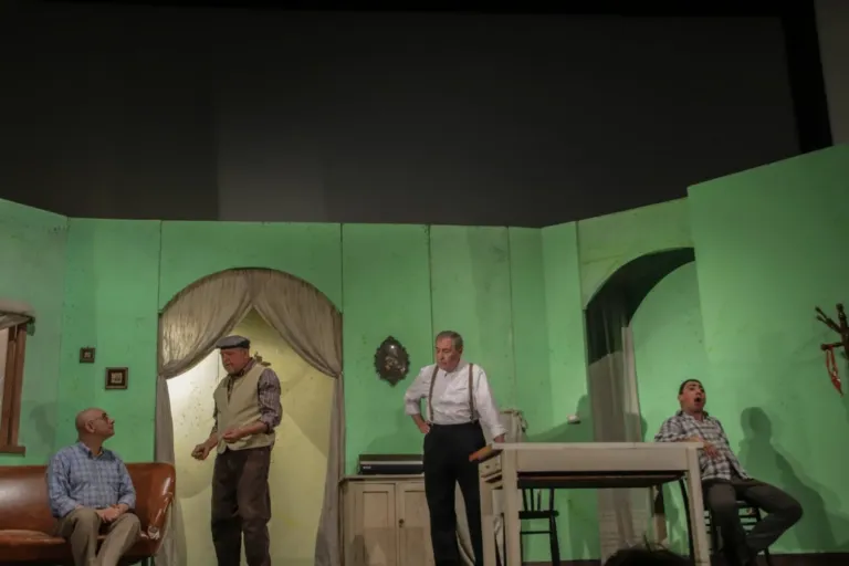 Il bossolo, Compagnia Teatrale Jonica: foto di scena