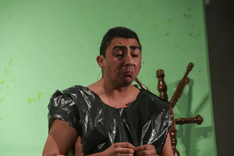 Il bossolo, Compagnia Teatrale Jonica: foto di scena