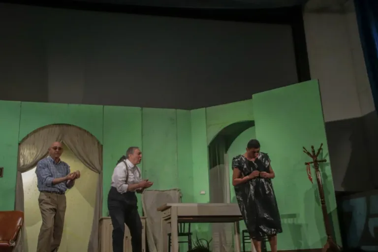 Il bossolo, Compagnia Teatrale Jonica: foto di scena