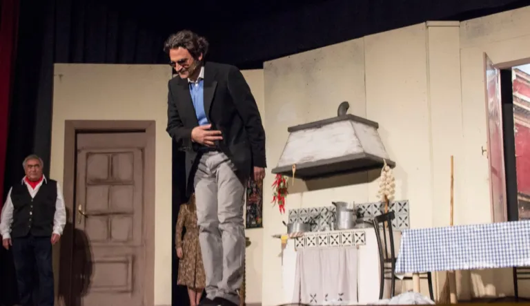 L'ha fatto una signora, Compagnia Teatrale Jonica: foto di scena