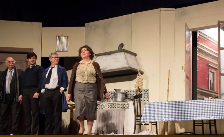 L'ha fatto una signora, Compagnia Teatrale Jonica: foto di scena