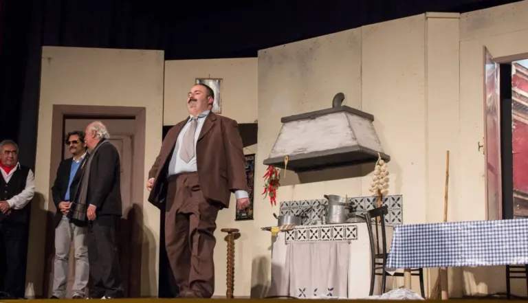 L'ha fatto una signora, Compagnia Teatrale Jonica: foto di scena