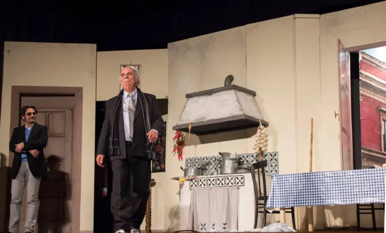 L'ha fatto una signora, Compagnia Teatrale Jonica: foto di scena