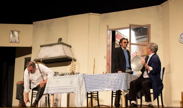 L'ha fatto una signora, Compagnia Teatrale Jonica: foto di scena
