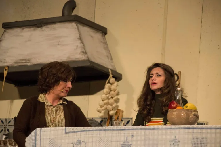 L'ha fatto una signora, Compagnia Teatrale Jonica: foto di scena