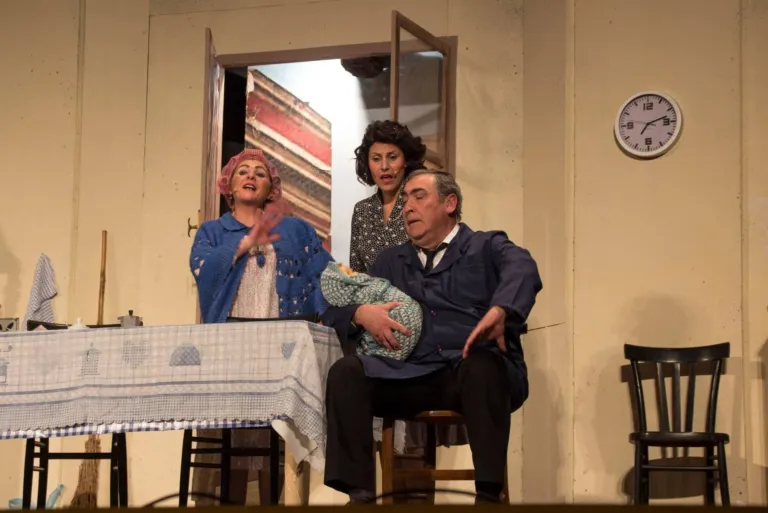 L'ha fatto una signora, Compagnia Teatrale Jonica: foto di scena
