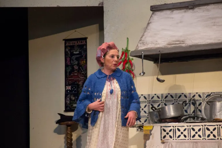 L'ha fatto una signora, Compagnia Teatrale Jonica: foto di scena