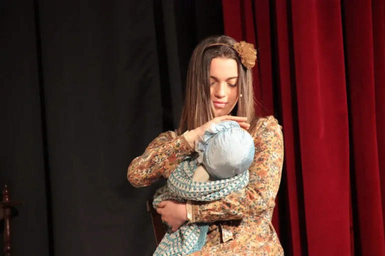 L'ha fatto una signora, Compagnia Teatrale Jonica: foto di scena