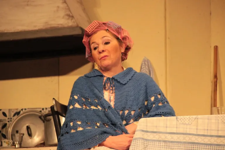 L'ha fatto una signora, Compagnia Teatrale Jonica: foto di scena