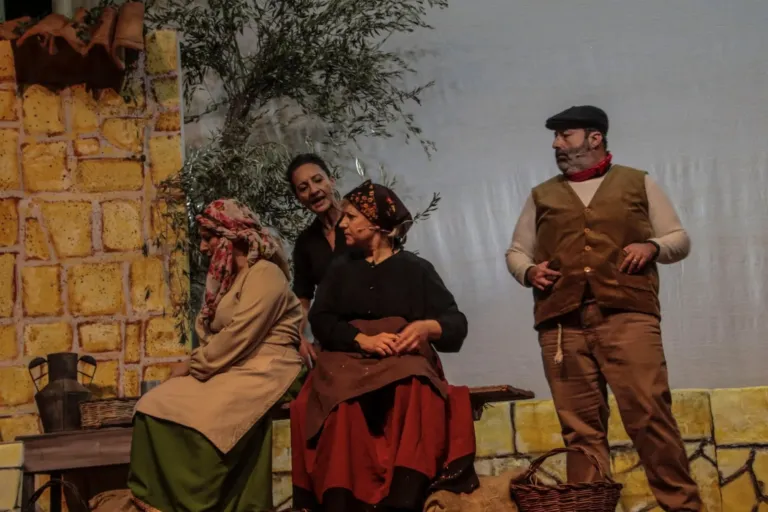 Liolà, Compagnia Teatrale Jonica: foto di scena