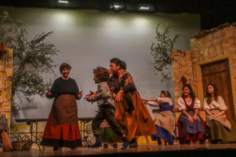 Liolà, Compagnia Teatrale Jonica: foto di scena