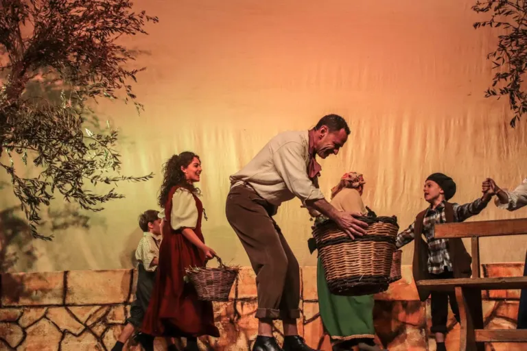 Liolà, Compagnia Teatrale Jonica: foto di scena