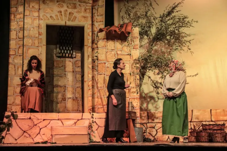 Liolà, Compagnia Teatrale Jonica: foto di scena
