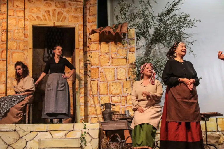 Liolà, Compagnia Teatrale Jonica: foto di scena
