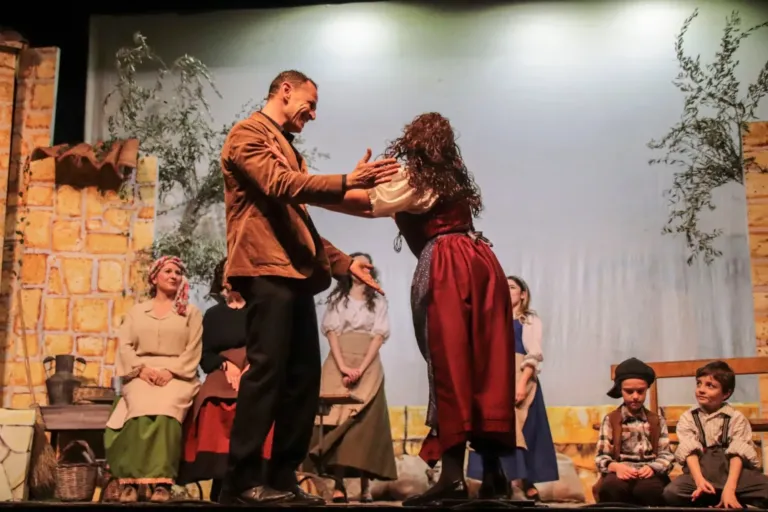 Liolà, Compagnia Teatrale Jonica: foto di scena