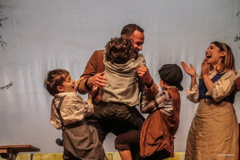 Liolà, Compagnia Teatrale Jonica: foto di scena