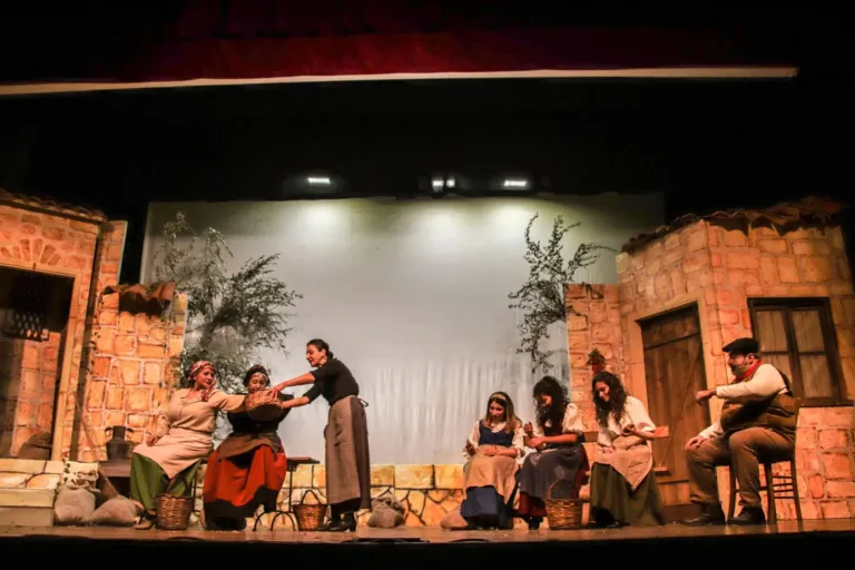 Liolà, Compagnia Teatrale Jonica: foto di scena