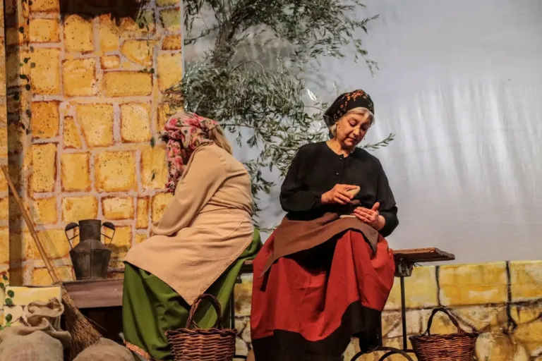 Liolà, Compagnia Teatrale Jonica: foto di scena