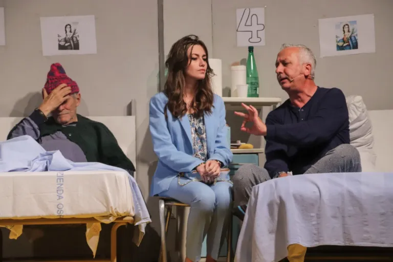 Occhio non vede, Compagnia Teatrale Jonica: foto di scena
