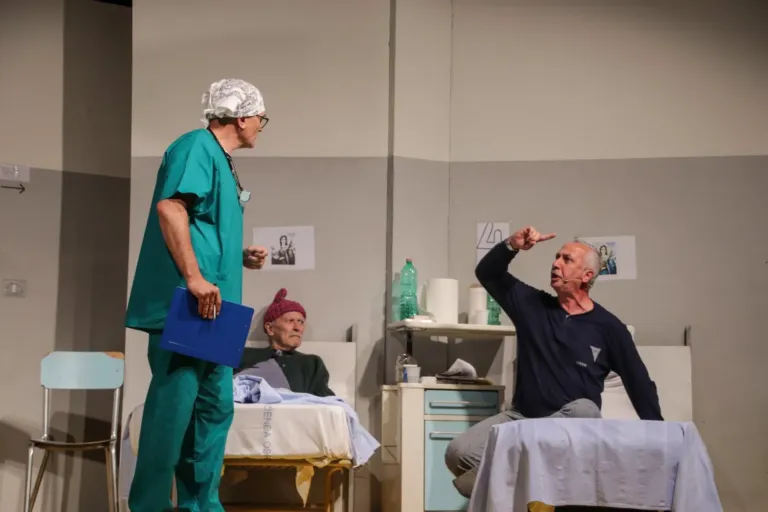 Occhio non vede, Compagnia Teatrale Jonica: foto di scena