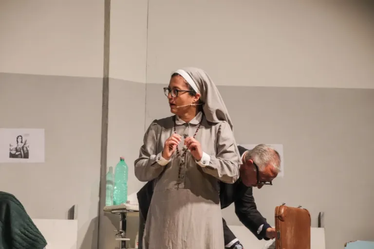 Occhio non vede, Compagnia Teatrale Jonica: foto di scena
