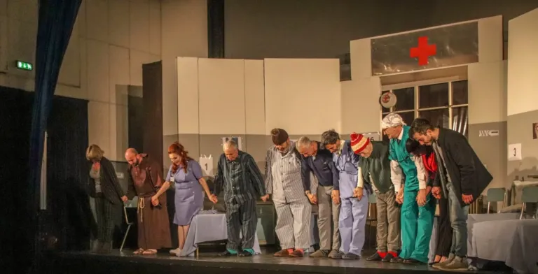 Occhio non vede, Compagnia Teatrale Jonica: foto di scena
