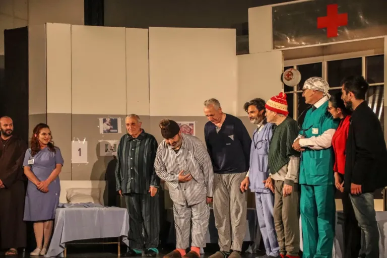 Occhio non vede, Compagnia Teatrale Jonica: foto di scena