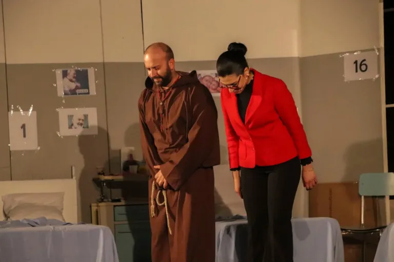 Occhio non vede, Compagnia Teatrale Jonica: foto di scena