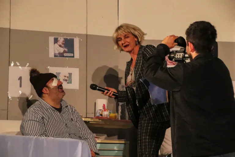 Occhio non vede, Compagnia Teatrale Jonica: foto di scena