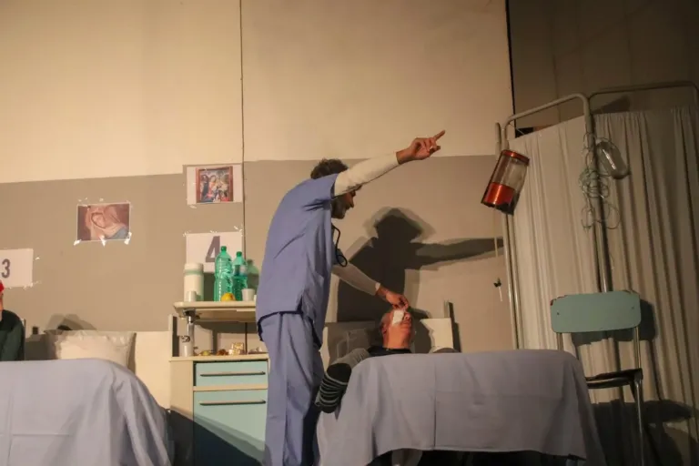 Occhio non vede, Compagnia Teatrale Jonica: foto di scena
