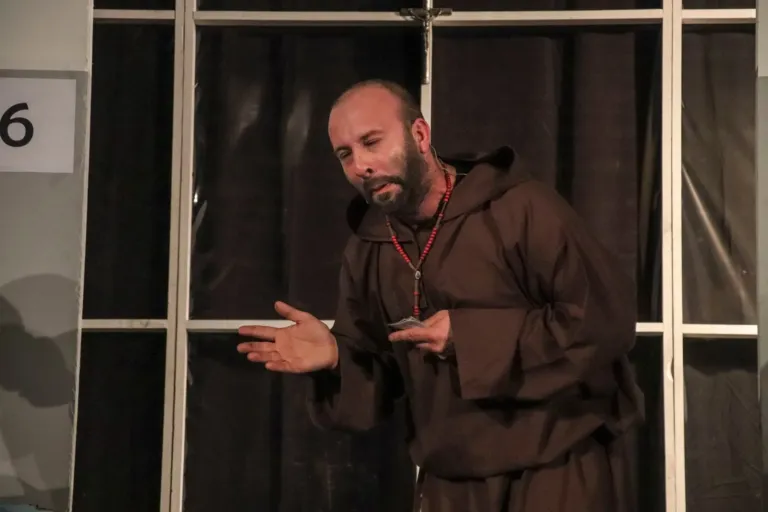 Occhio non vede, Compagnia Teatrale Jonica: foto di scena