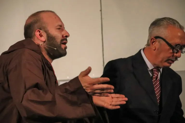 Occhio non vede, Compagnia Teatrale Jonica: foto di scena